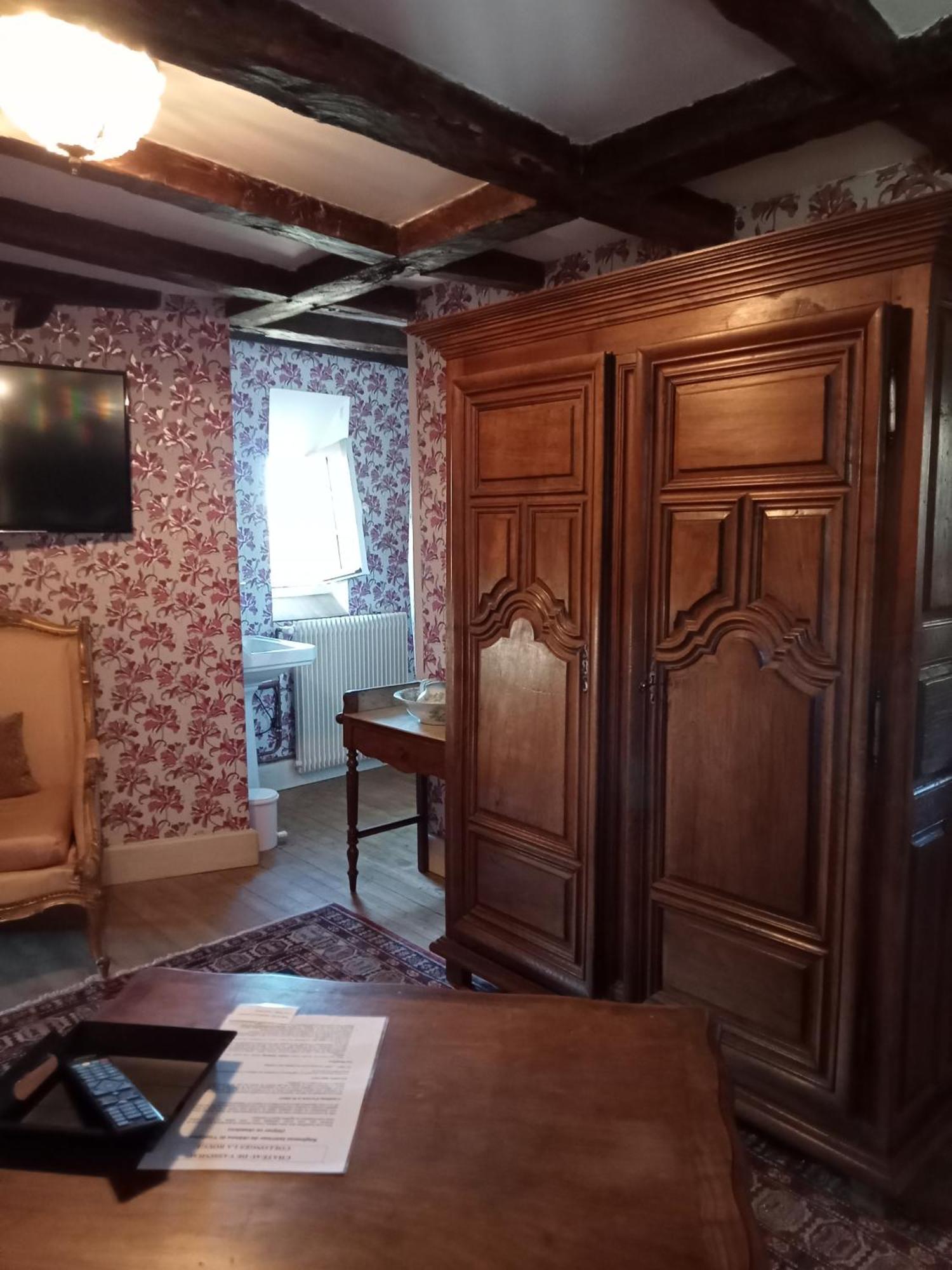 Chateau De Vassinhac Chambres D'Hotes Collonges La Rouge Oda fotoğraf